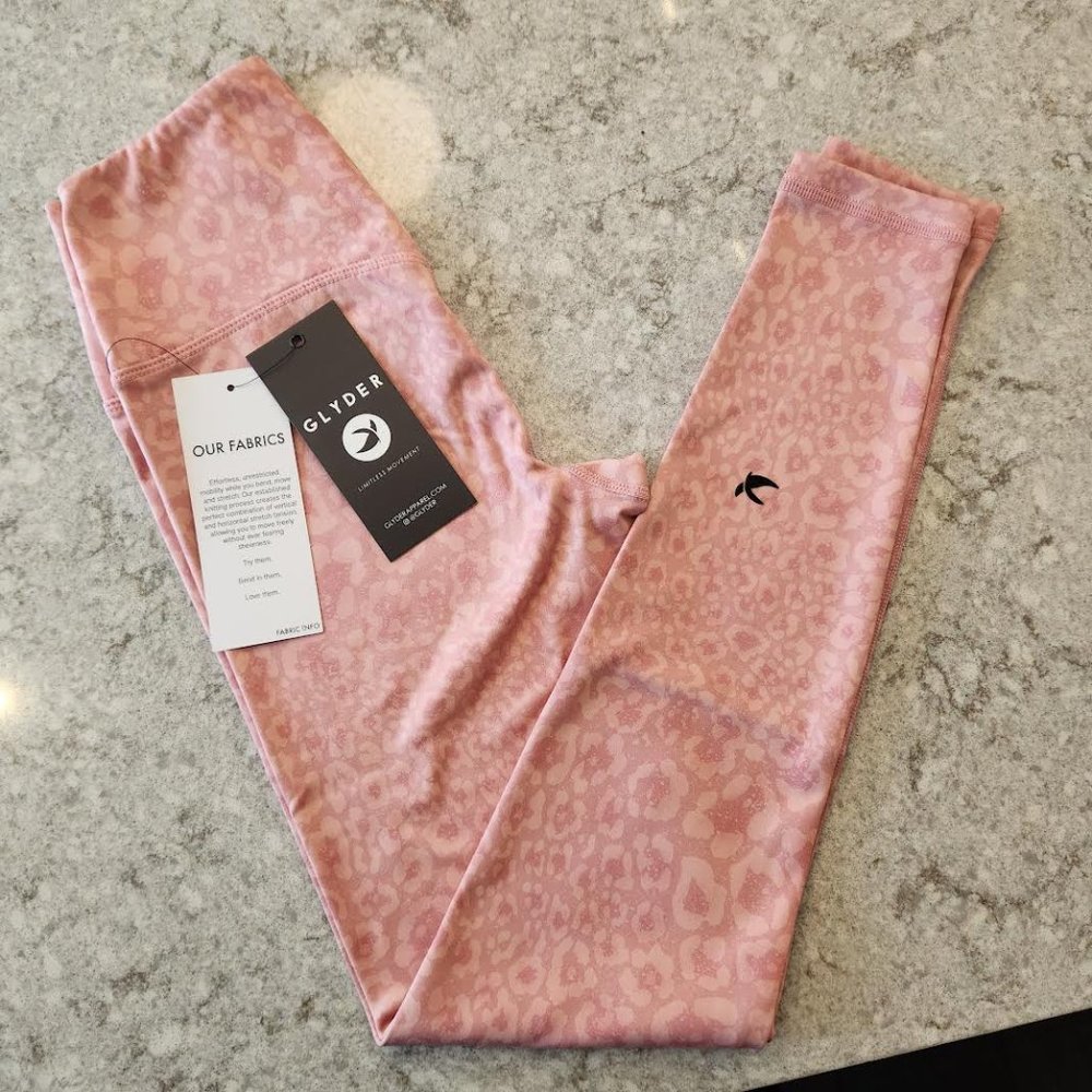 GLYDER LEGGINGS / SULTRY LEGGINGS: SHERBERT LEOPARD PRINT